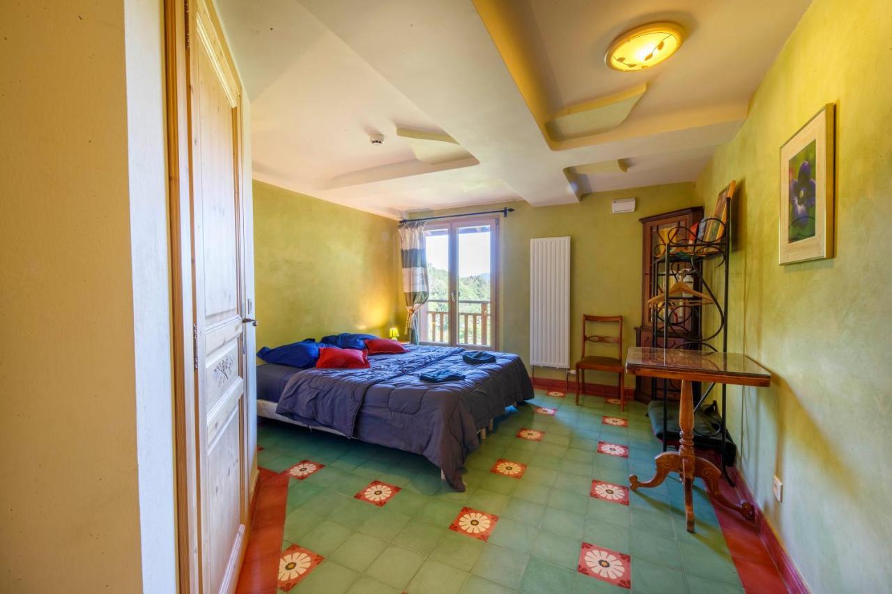 Eco-Hotel Et Yourtes Du Mercantour Guillaumes Exteriör bild