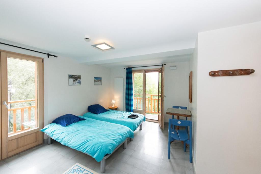 Eco-Hotel Et Yourtes Du Mercantour Guillaumes Exteriör bild