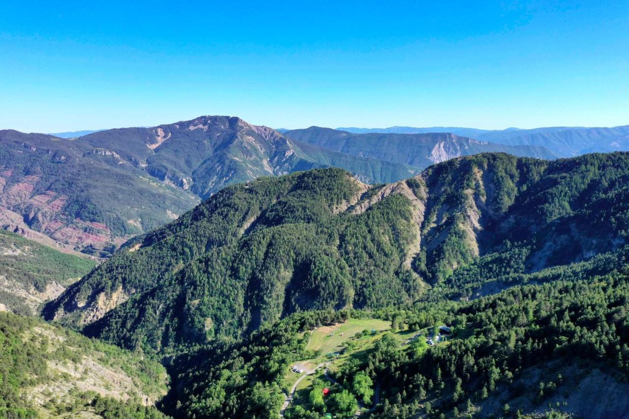 Eco-Hotel Et Yourtes Du Mercantour Guillaumes Exteriör bild