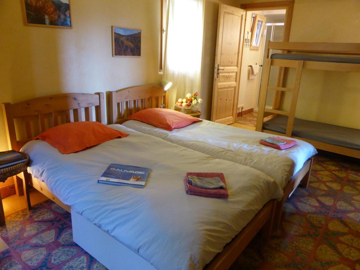 Eco-Hotel Et Yourtes Du Mercantour Guillaumes Exteriör bild